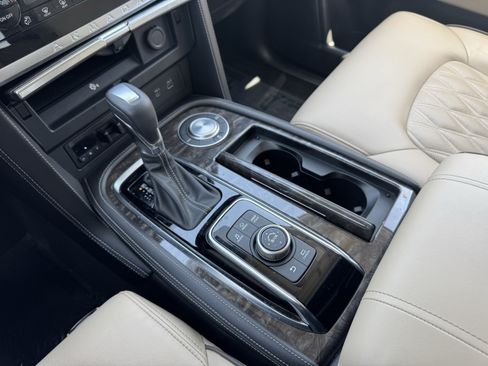Used 2024 Nissan Armada Platinum w/ Captain's Chairs Package RWD image 28