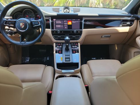 Certified 2023 Porsche Macan AWD/4WD image 14