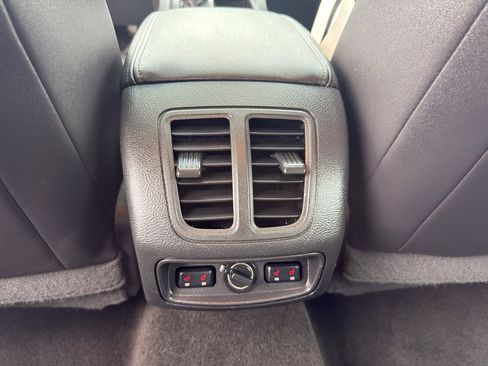 Used 2012 Ford Taurus Limited image 32