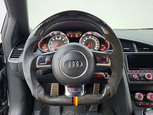 Used 2014 Audi R8 V8 w/ Convenience Package image 30