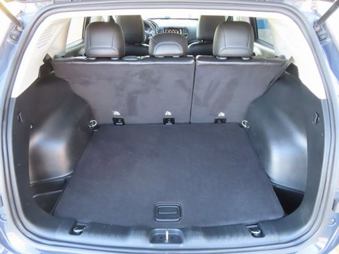 Used 2018 Jeep Compass Limited w/ Navigation Group image 19