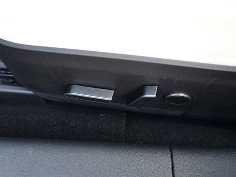 Used 2023 Tesla Model 3 Standard Range image 32