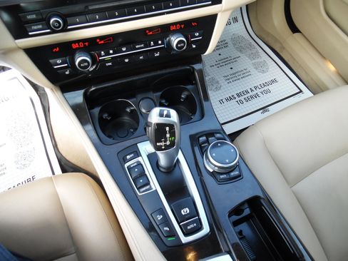 Used 2014 BMW 528i xDrive Sedan image 16