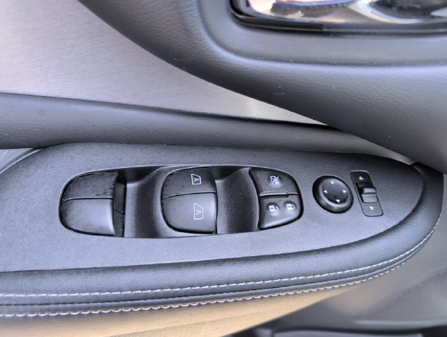 Used 2024 Nissan Murano SV AWD/4WD image 12