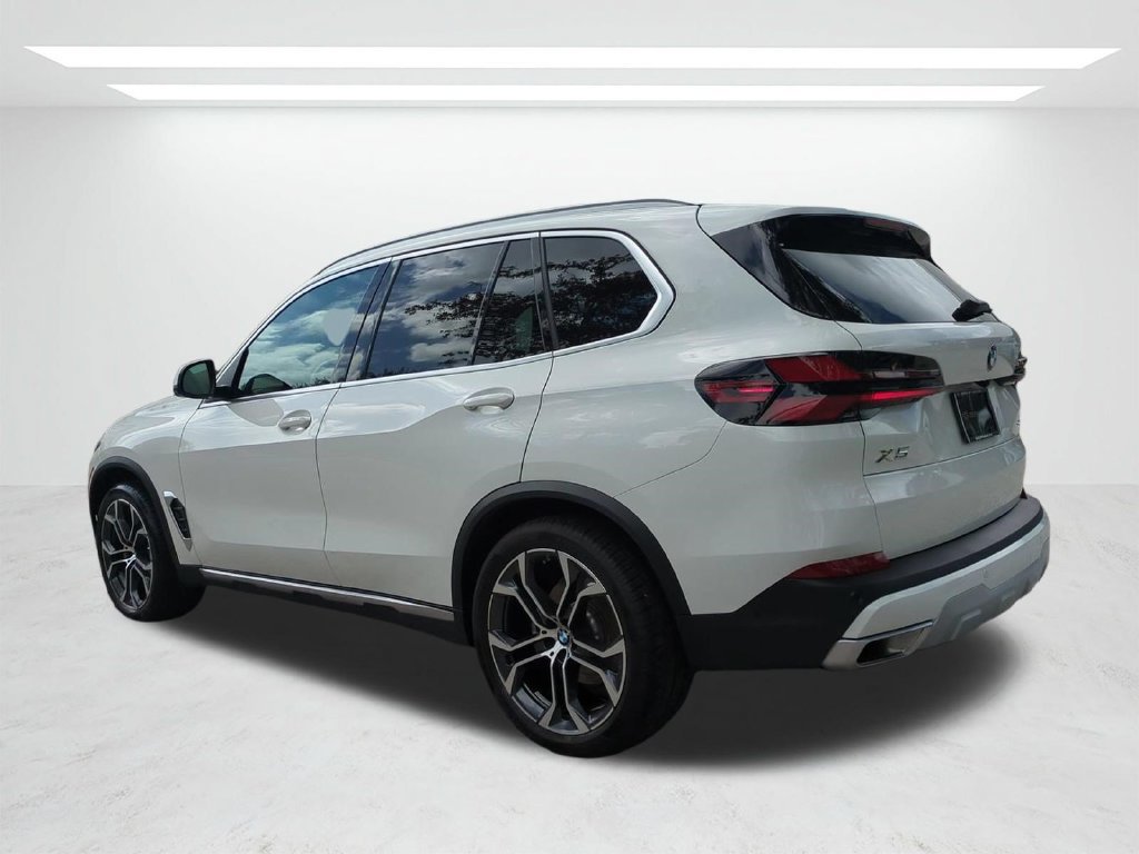 New 2026 BMW X5 sDrive40i w/ Parking Assistance Package RWD image 6