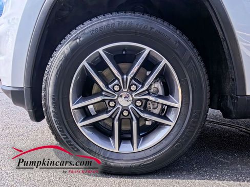 Used 2018 Jeep Grand Cherokee Limited w/ Luxury Group II image 22