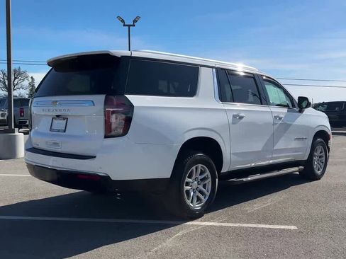 Used 2023 Chevrolet Suburban LS w/ Driver Alert Package image 7