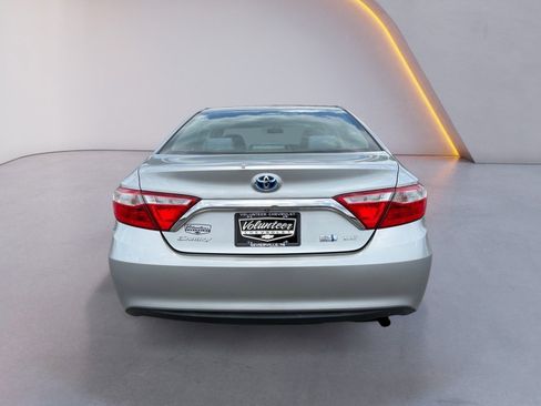 Used 2017 Toyota Camry LE FWD image 4