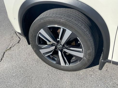 Used 2023 Nissan Rogue SL w/ SL Premium Package FWD image 29