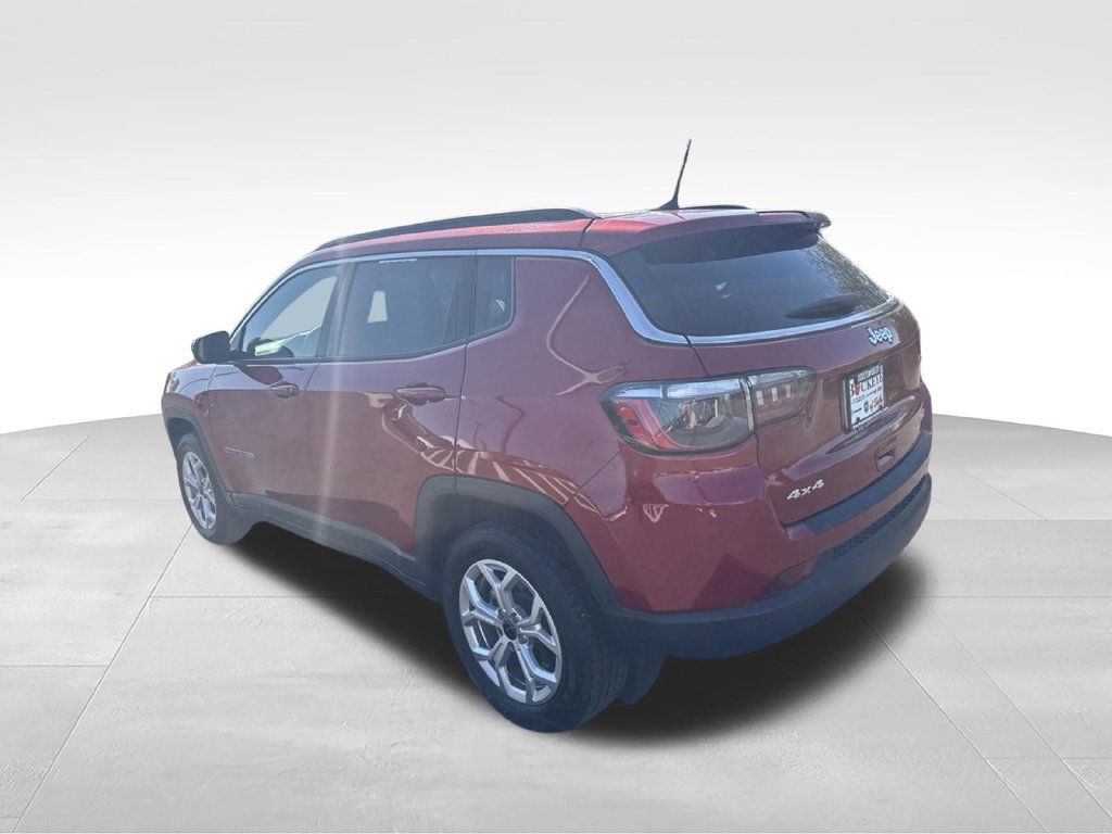 Certified 2025 Jeep Compass Latitude w/ Sun & Sound Group AWD/4WD image 6