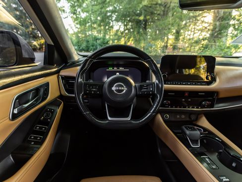 Used 2022 Nissan Rogue Platinum w/ Head-Up Display Package FWD image 6