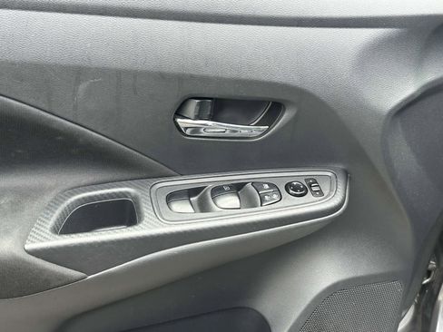 Used 2022 Nissan Versa SV image 13