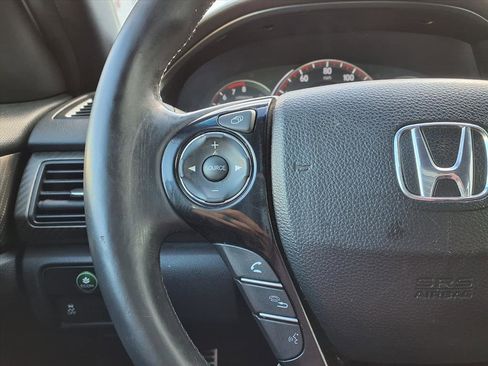 Used 2017 Honda Accord Sport image 25