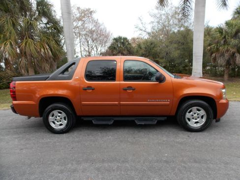 Used 2007 Chevrolet Avalanche LS image 9