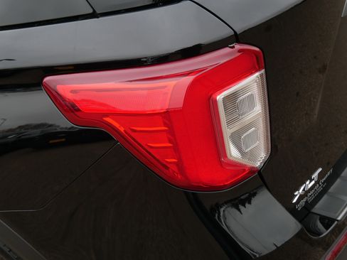 Certified 2024 Ford Explorer XLT w/ Equipment Group 202A image 17