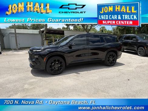 Used 2025 Chevrolet Traverse RS AWD/4WD image 3