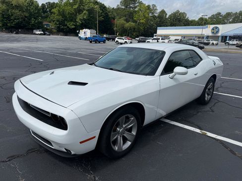 Used 2021 Dodge Challenger SXT RWD image 1