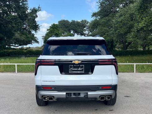 Used 2026 Chevrolet Traverse LT FWD image 6