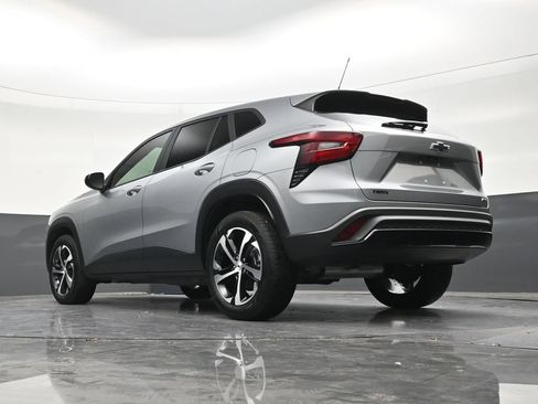 Used 2025 Chevrolet Trax RS FWD image 22