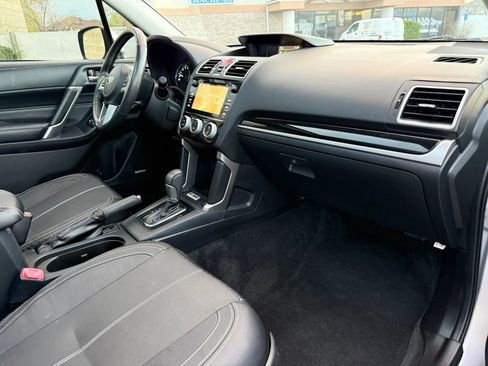 Used 2017 Subaru Forester 2.5i Touring AWD/4WD image 15