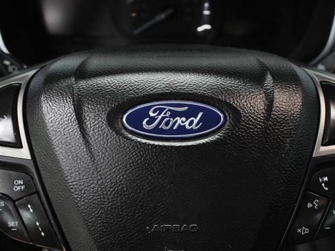 Used 2019 Ford Fusion SE FWD image 12