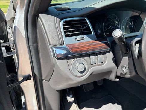 Used 2012 Lincoln MKS AWD image 13