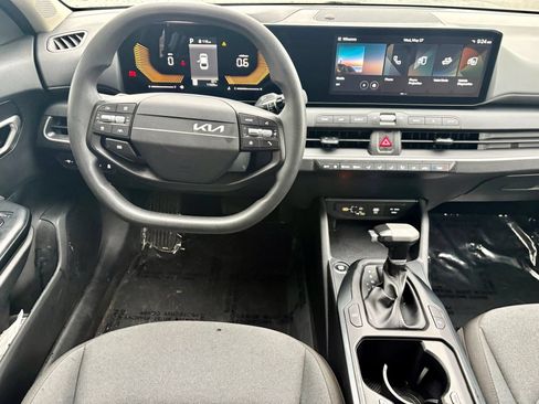 Used 2025 Kia K4 FWD image 10