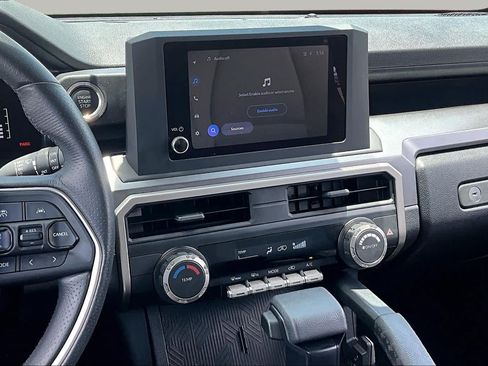 Used 2025 Toyota 4Runner SR5 AWD/4WD image 7