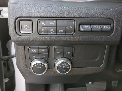 Certified 2022 GMC Yukon Denali image 21