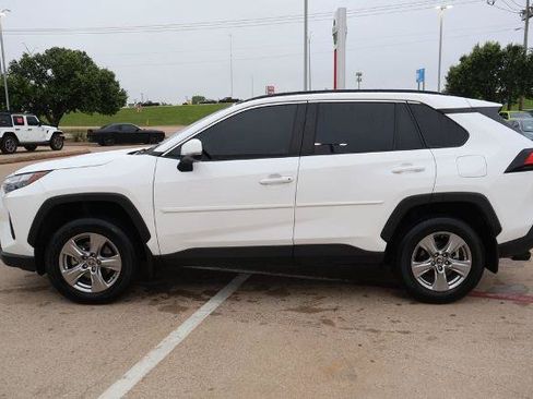 Used 2025 Toyota RAV4 XLE w/ Convenience Package FWD image 2