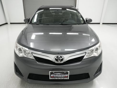 Used 2012 Toyota Camry LE image 2