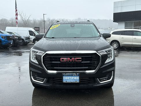 Certified 2022 GMC Terrain SLE w/ Driver Convenience Package image 3