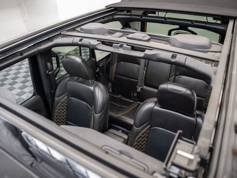 Used 2022 Jeep Wrangler Unlimited Sahara AWD/4WD image 39