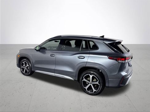 New 2026 Volkswagen Tiguan SE image 8