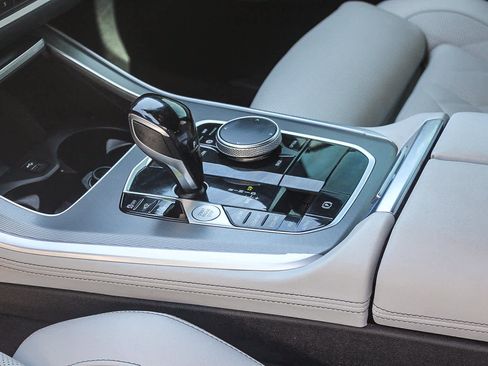 Used 2023 BMW X5 xDrive40i w/ M Sport Package image 19