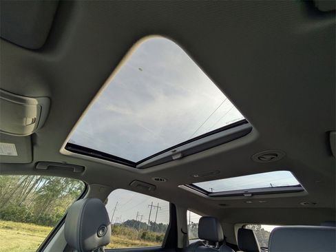 Used 2019 Buick Enclave Essence image 22