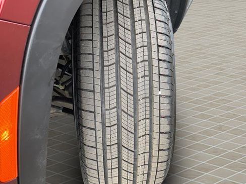 New 2025 Jeep Grand Cherokee L Laredo image 11