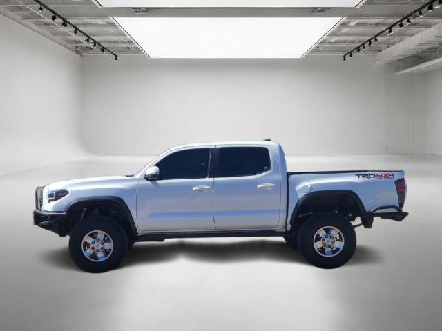 Used 2021 Toyota Tacoma TRD Off-Road w/ TRD Premium Off Road Package AWD/4WD image 2