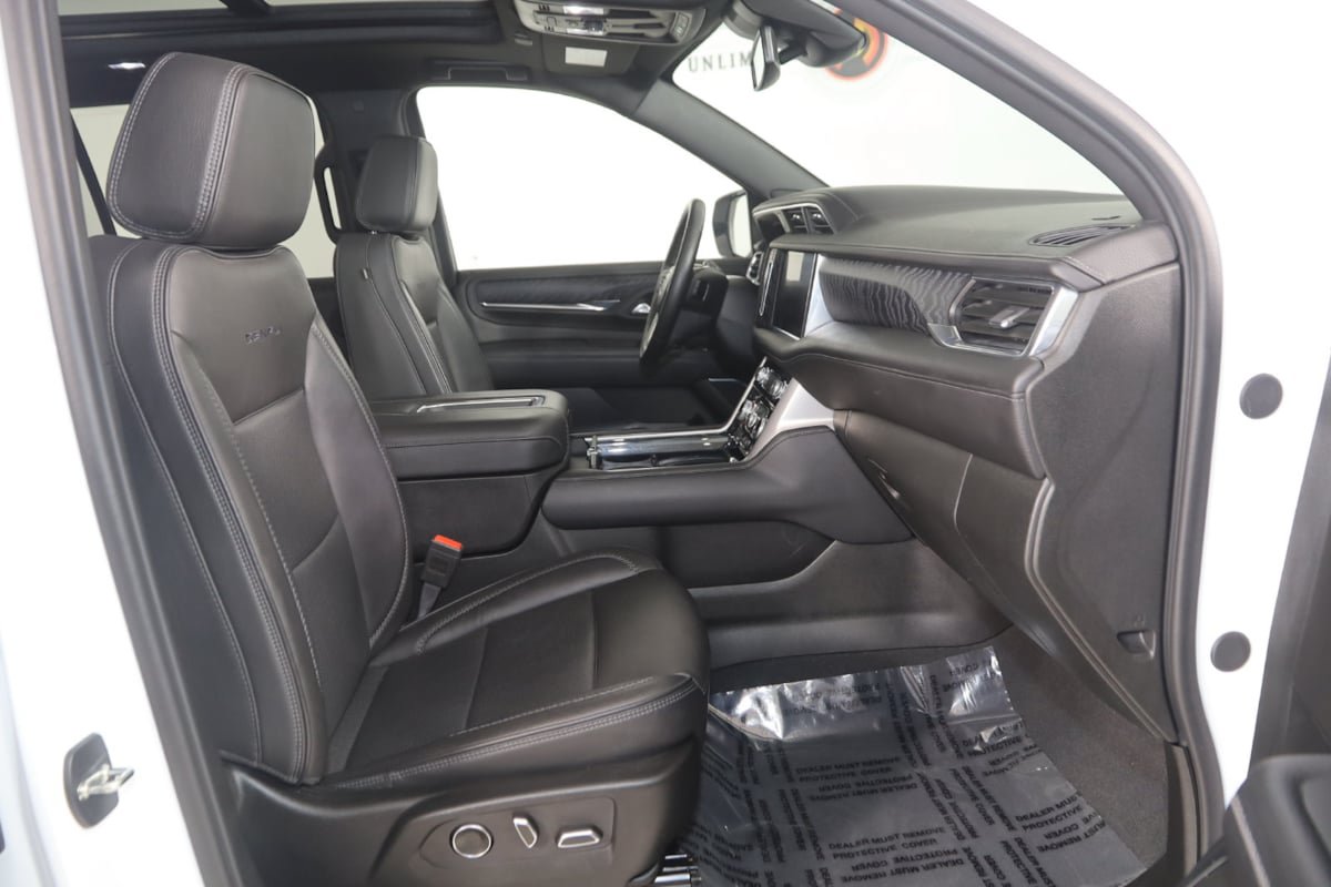 Used 2024 GMC Yukon Denali AWD/4WD image 14