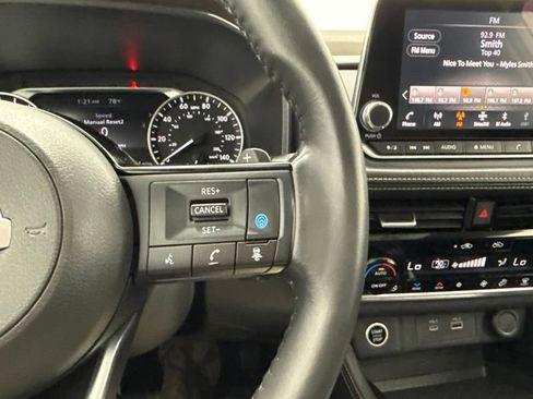 Used 2021 Nissan Rogue SL AWD/4WD image 28