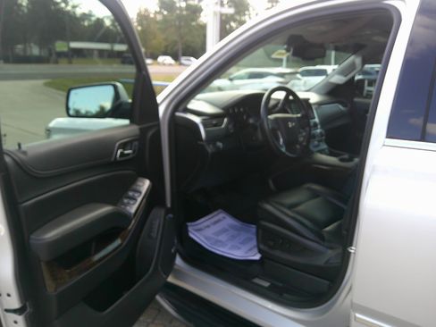 Used 2019 Chevrolet Suburban LT w/ Texas Edition Package image 8