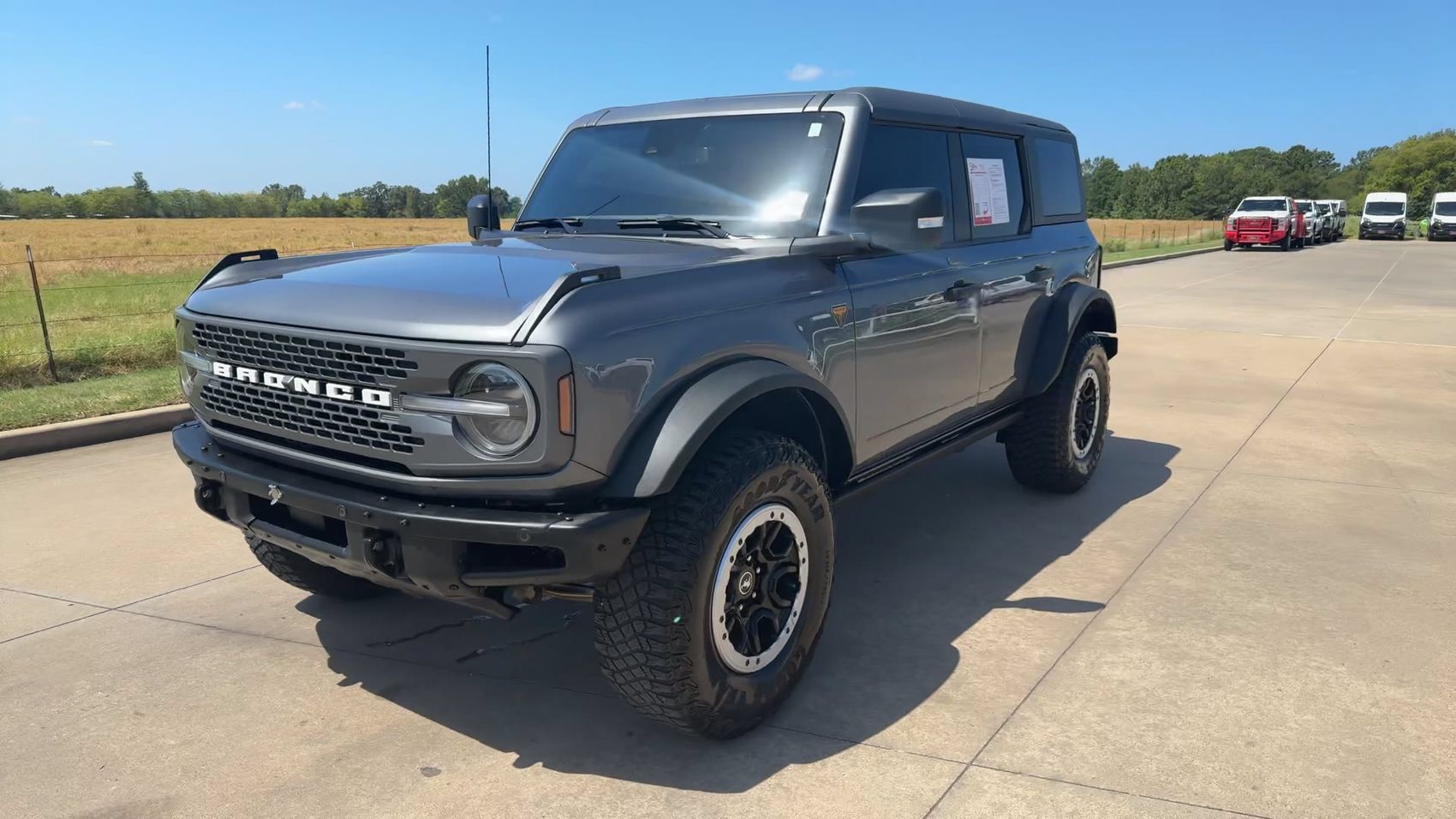 Used 2023 Ford Bronco Badlands w/ Sasquatch Package AWD/4WD image 3