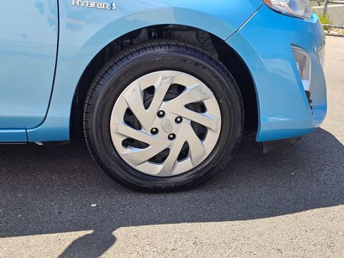 Used 2016 Toyota Prius C Two FWD image 9