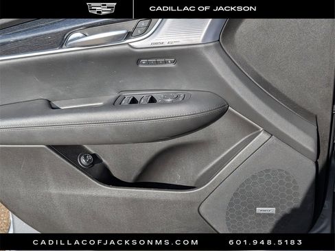 Used 2025 Cadillac XT5 Premium Luxury image 24