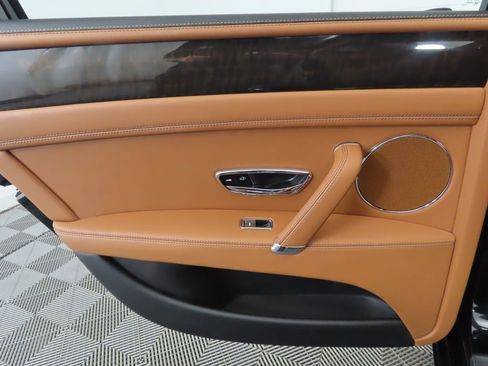 Used 2018 Bentley Flying Spur V8 image 26