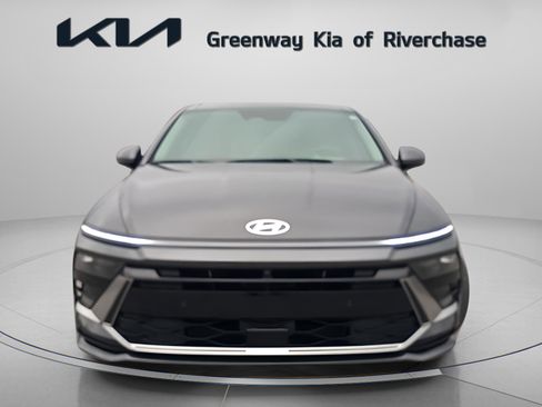 Used 2025 Hyundai Sonata Limited image 2