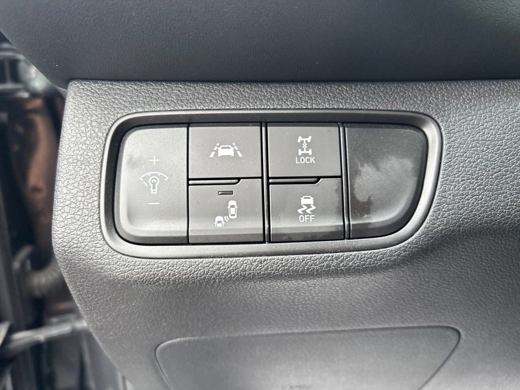 Used 2019 Hyundai Santa Fe SEL AWD/4WD image 21