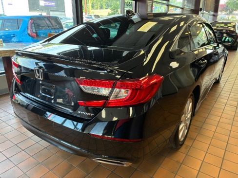 Used 2021 Honda Accord Sport image 10