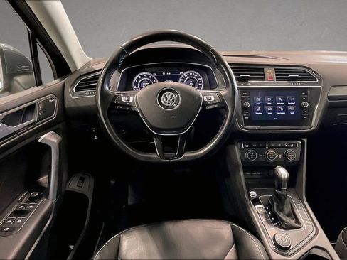 Used 2019 Volkswagen Tiguan SEL Premium AWD/4WD image 9