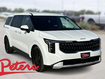 Used 2025 Kia Carnival